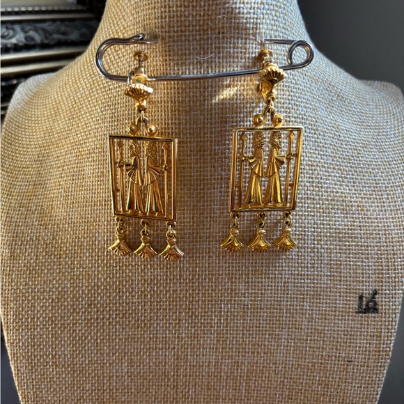Vintage ‘Vendome’ gold tone earrings! - Picture 4 of 6